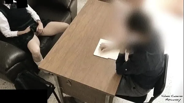 PROFESOR de Matemáticas se COGE a su ALUMNA en su OFICINA, Ella le Pide Ayuda, le Ofrece el Culo para Obtener Mejores CALIFICACIONES y le CHUPA la VERGA para Convencerlo !! Estudiantes Mexicanas! / Math Teacher Fucking Latina !