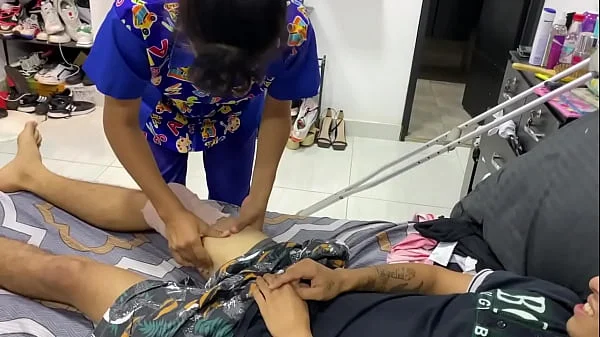 CONTRATO UNA ENFERMERA Y ELLA ME DA SU COÑO YB TETAS DELICIOSAS HASTA TRAGARSE MI LECHE