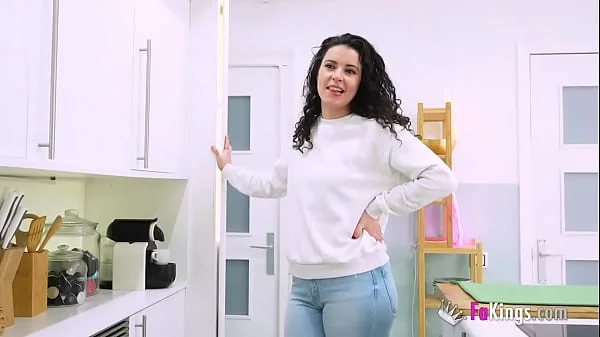 Tall Sara Salamanca is not afraid to lick a MUCH OLDER cock: Let Don Jorge enter!