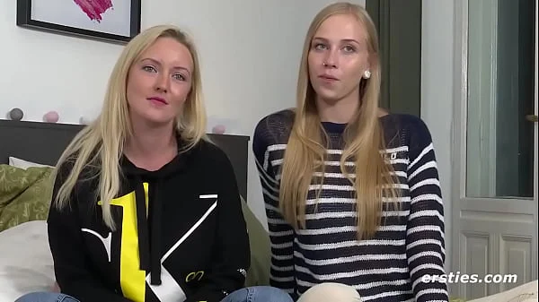 Heiße deutsche Blondine dominiert ihre geile Freundin