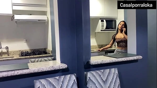 Karen oliver se vinga da amiga safada.colocando ela para foder com dois negao enquanto ela coxila