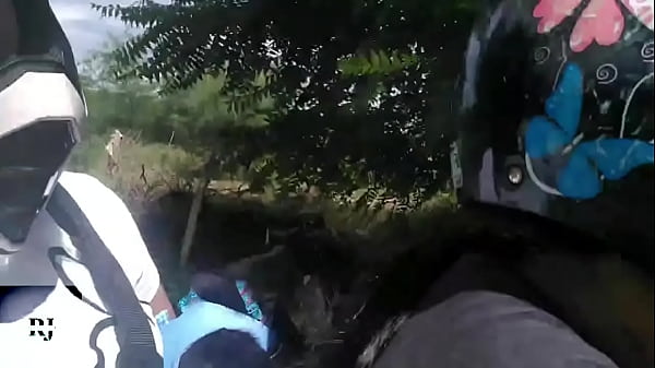 me dio una rica chupada en el monte