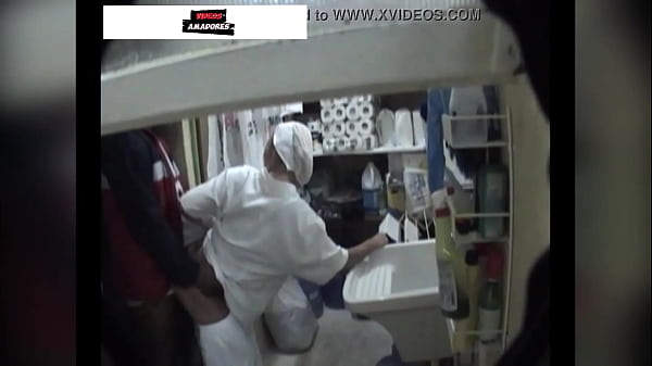 Motoboy faz sexo com faxineira de restaurante entre uma entrega e outra