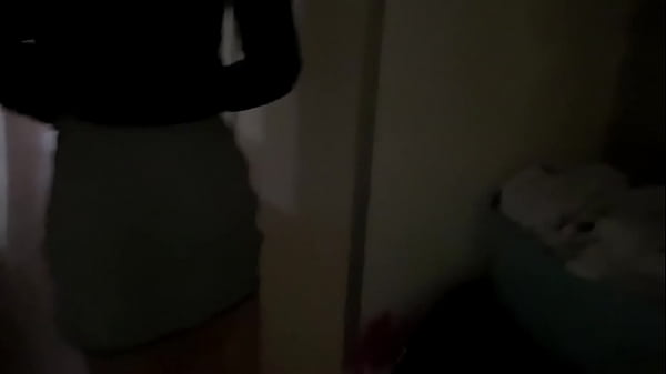 Trio amateur avec 2 chaudes jeunes filles qui se font fourré à tout de role